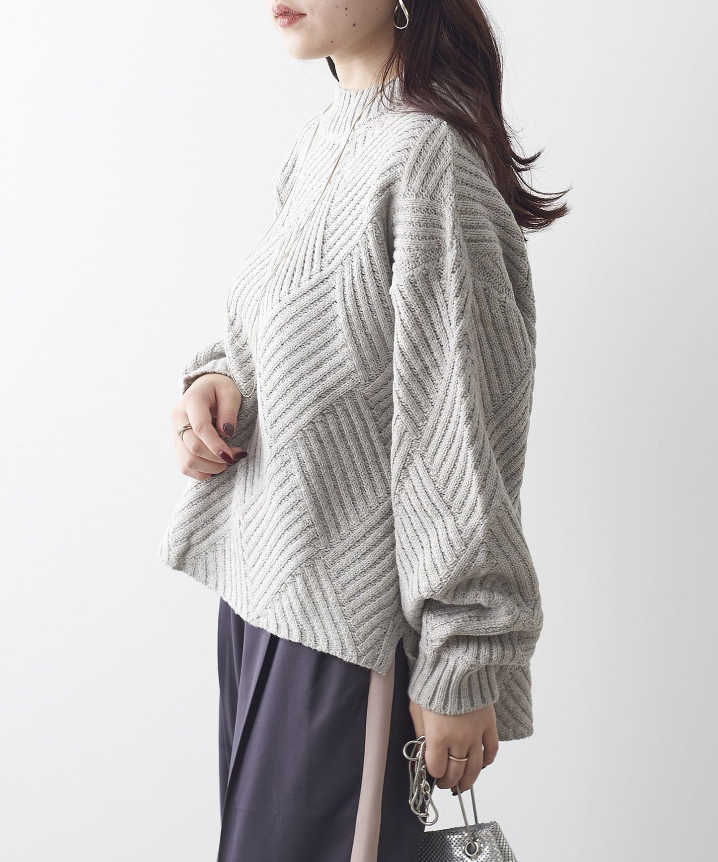 102112929