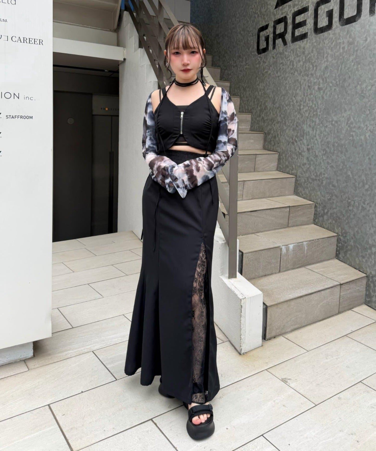 170593889