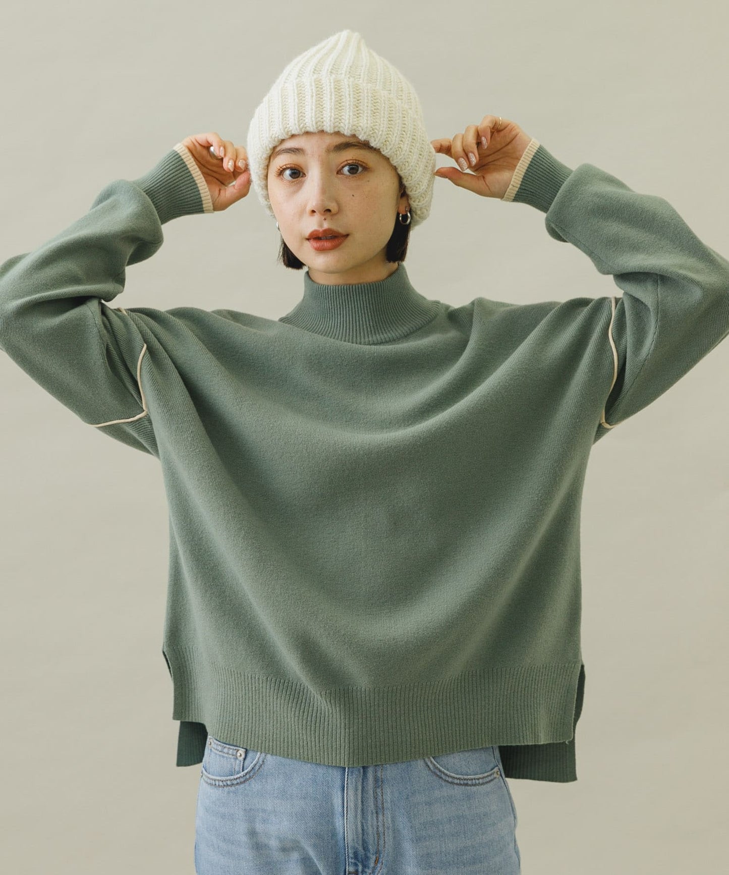 104362790