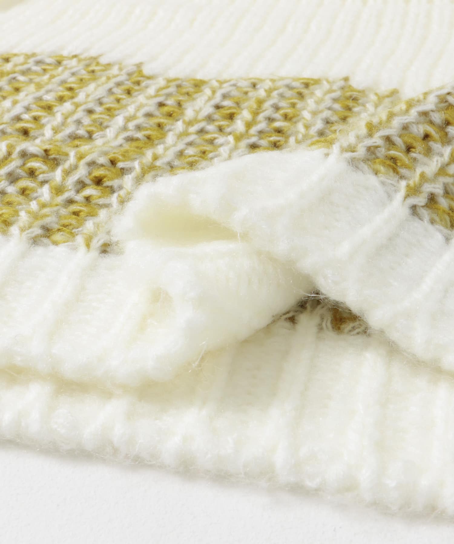 114629913