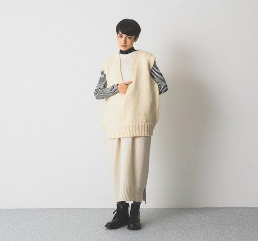 Cion(シオン) | ウールVネックロングベスト (off white / black) |  トップス ベスト レディース (19-23260)