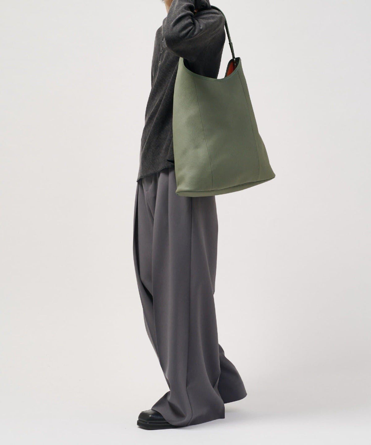 174078772
