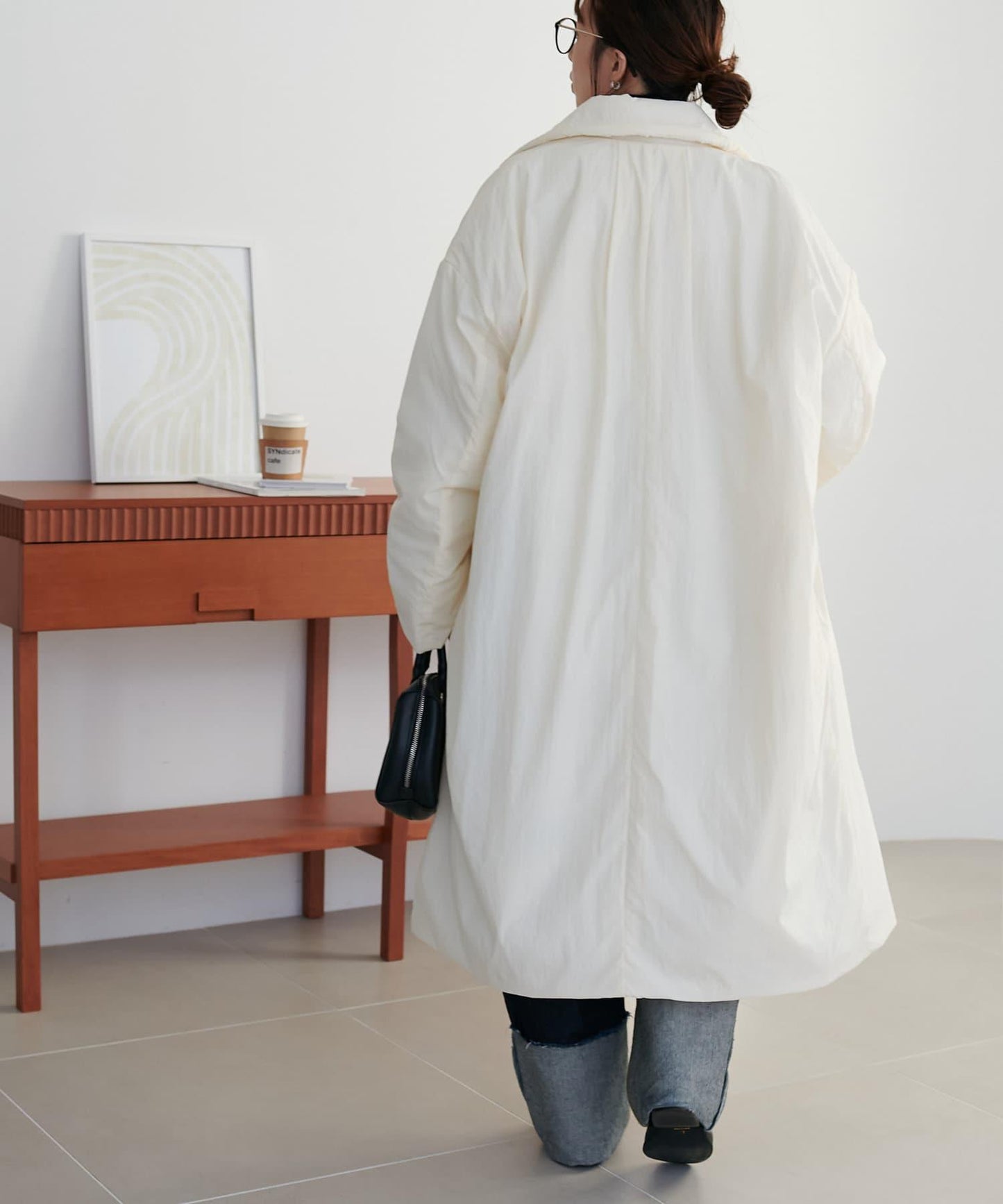 165854688