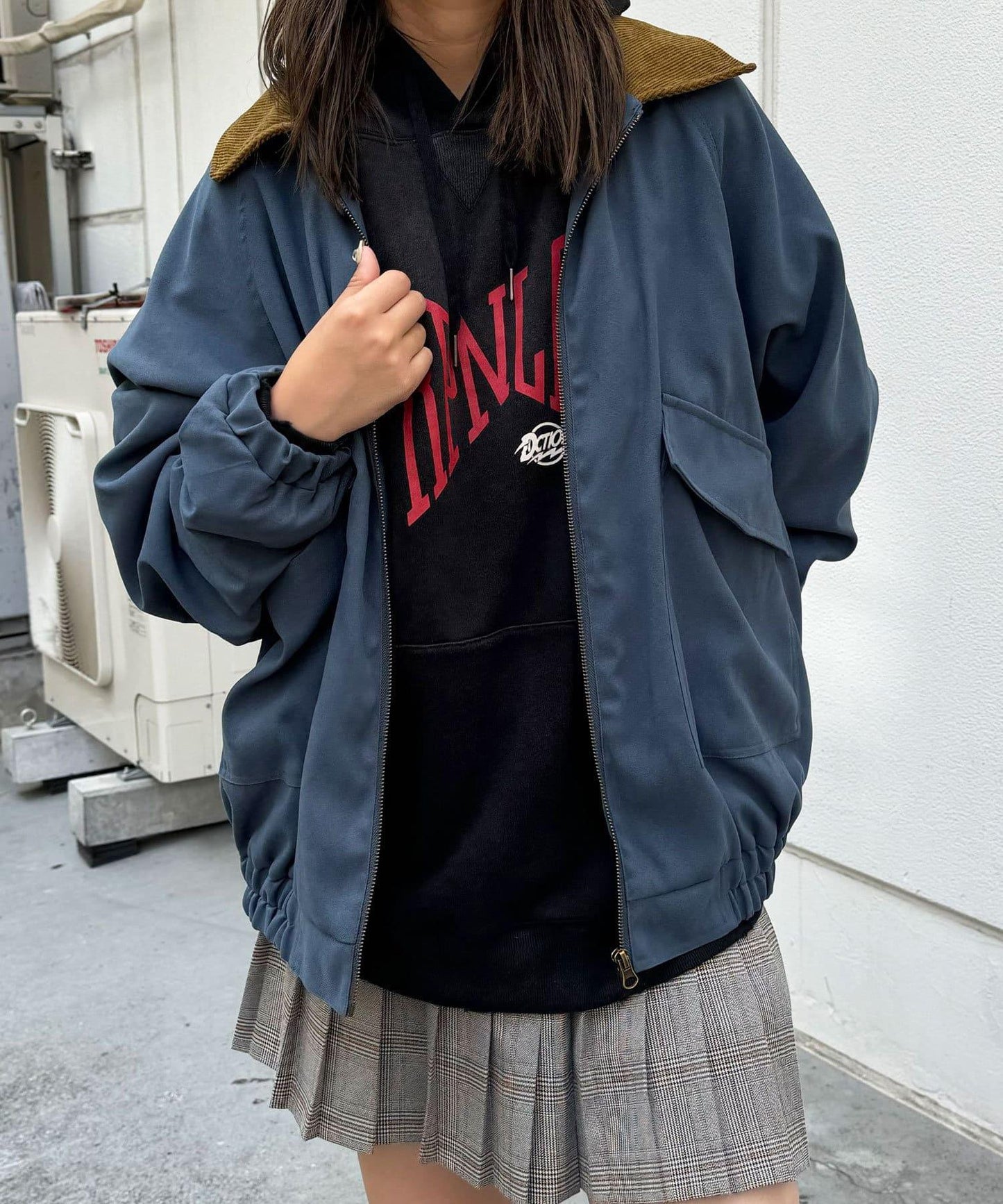 140811880
