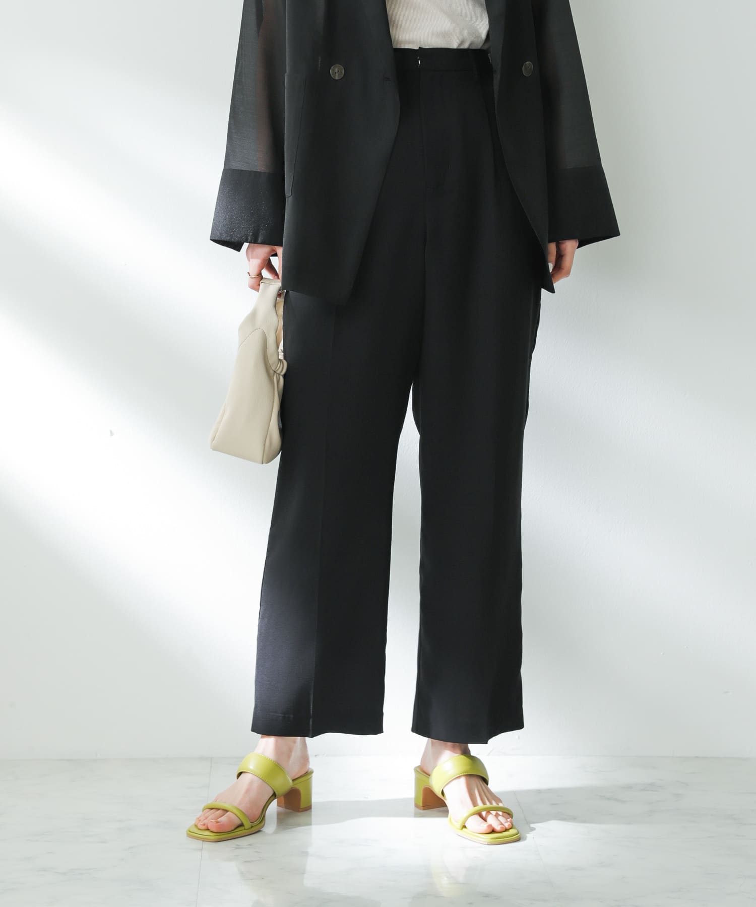 98629836