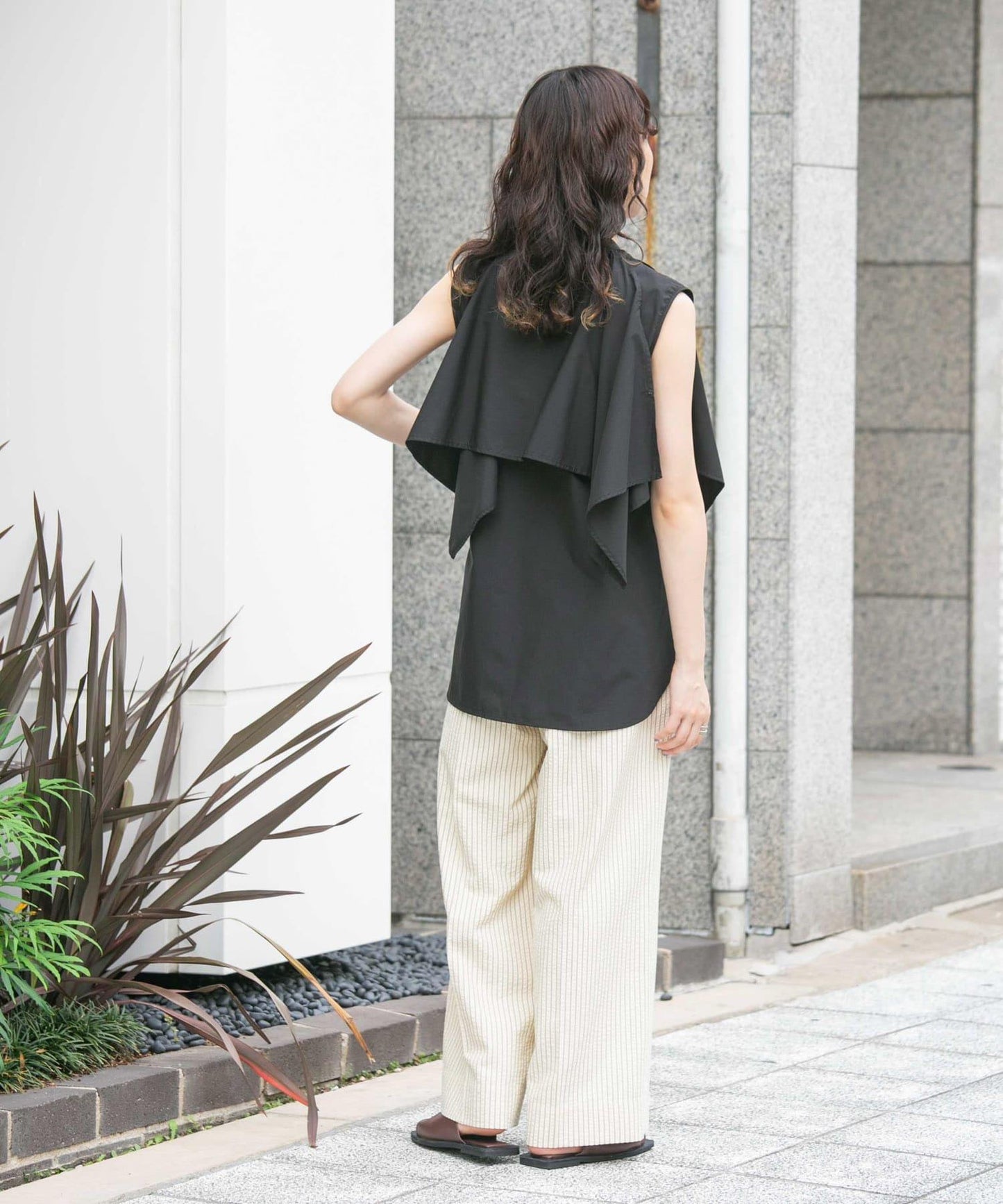 133655444