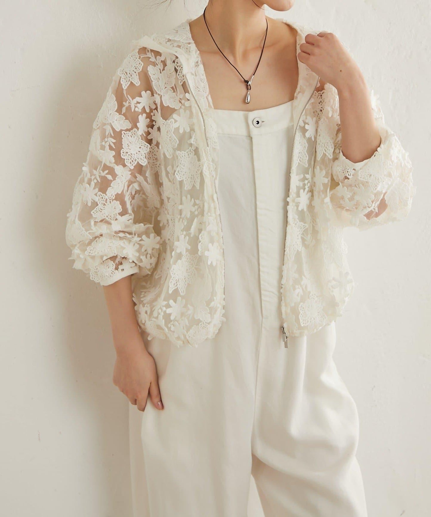281838232