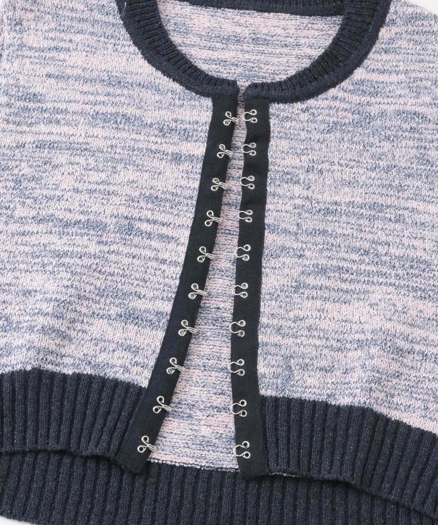 166162424