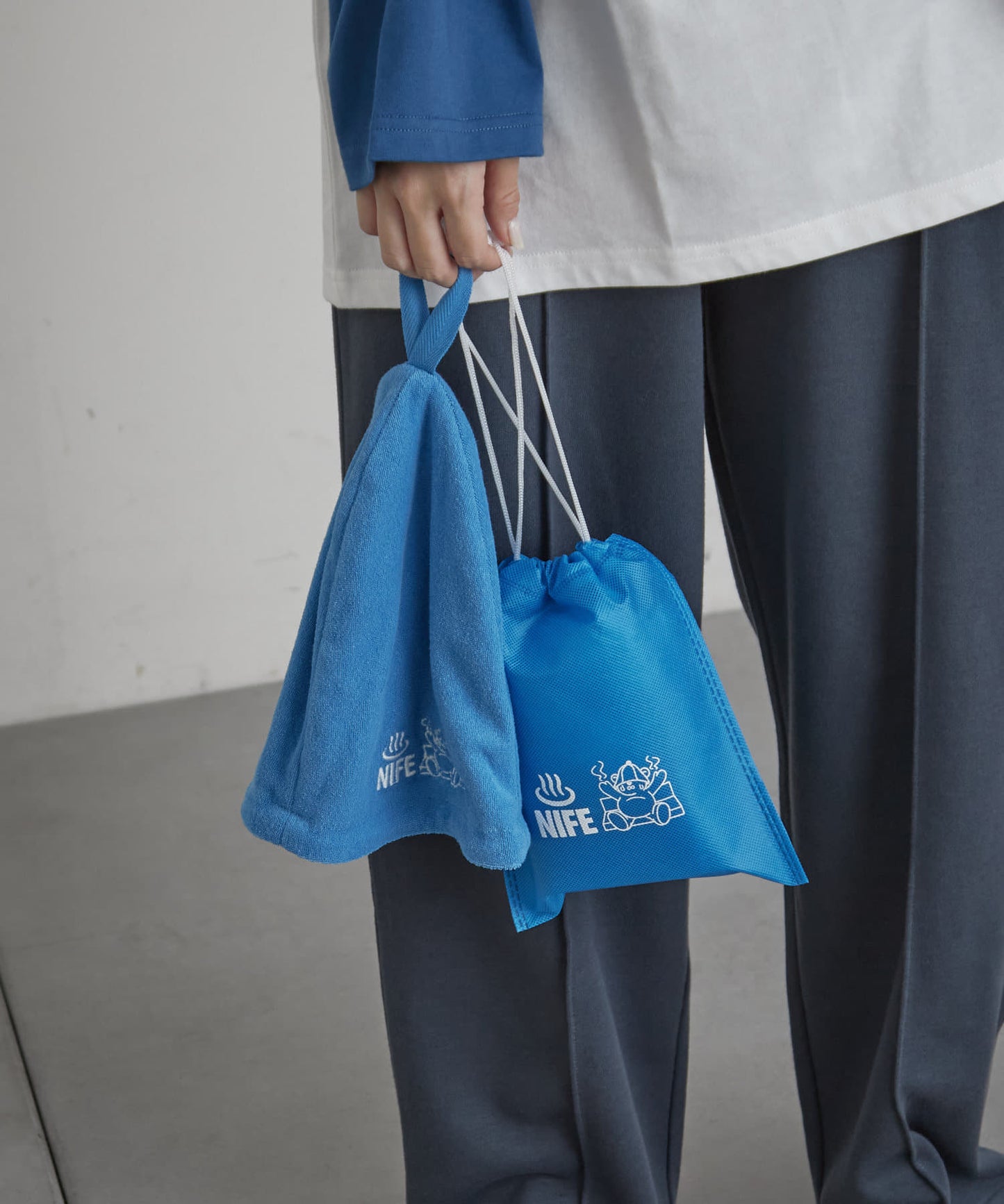 100015558