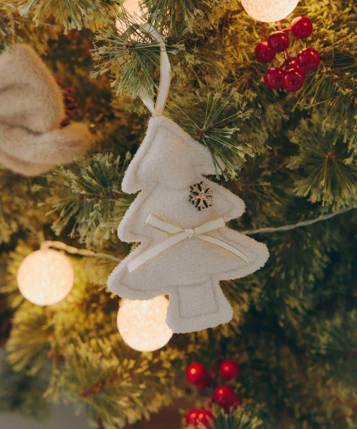 173899390