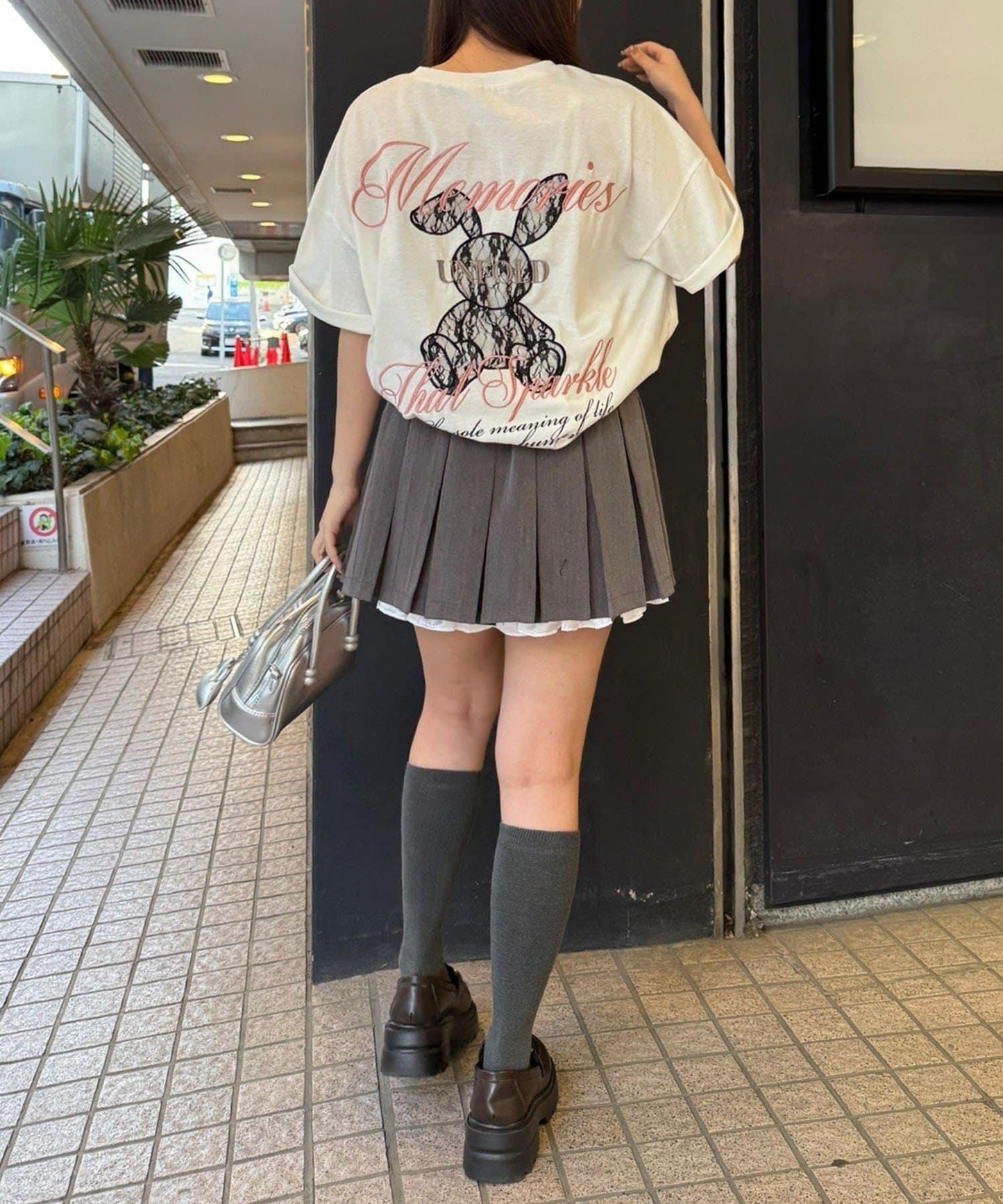 169819135