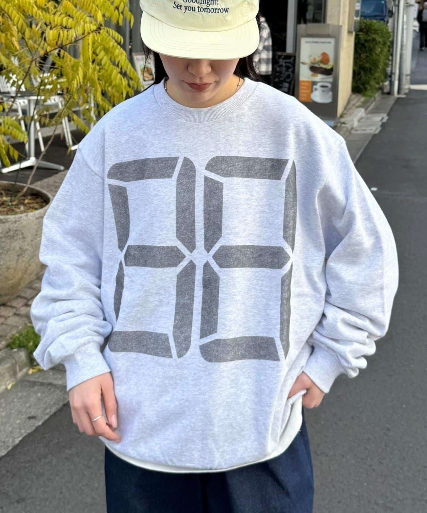 159433049