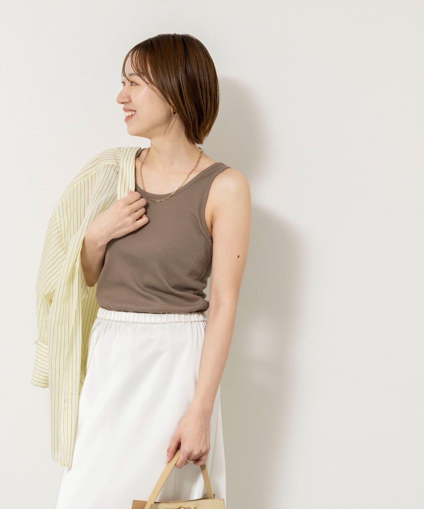 170106156