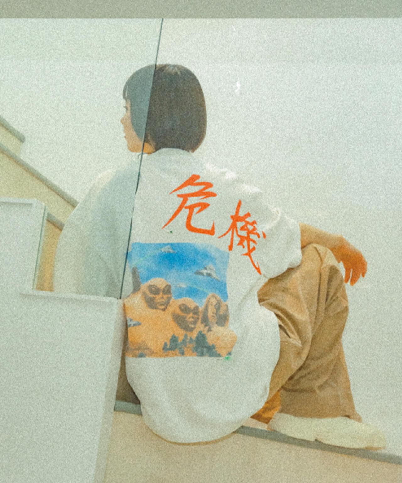 157802401