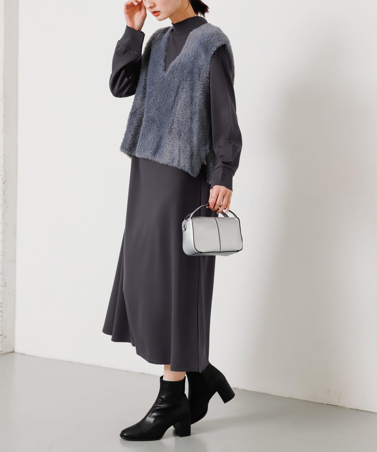166055848