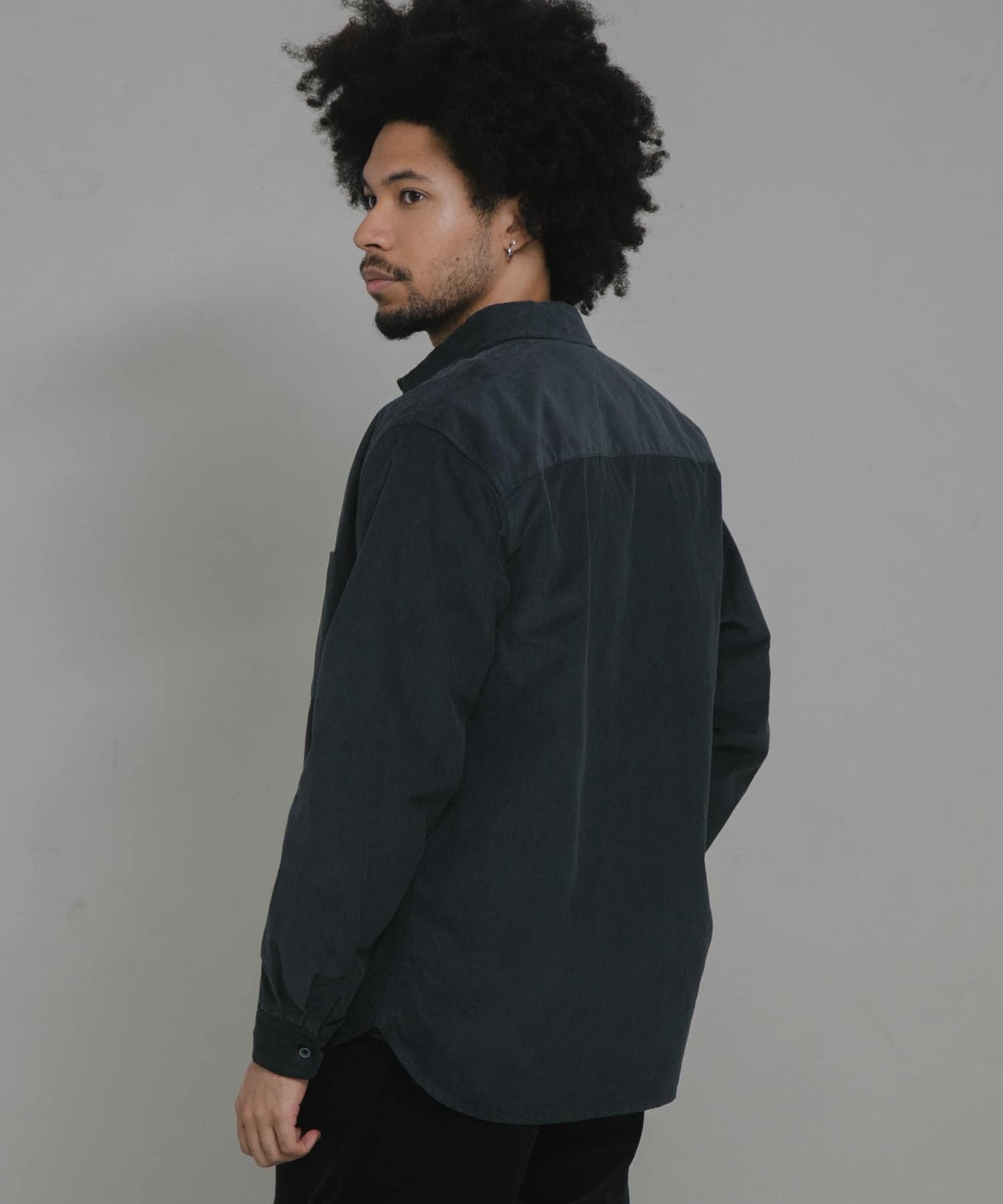 166095366