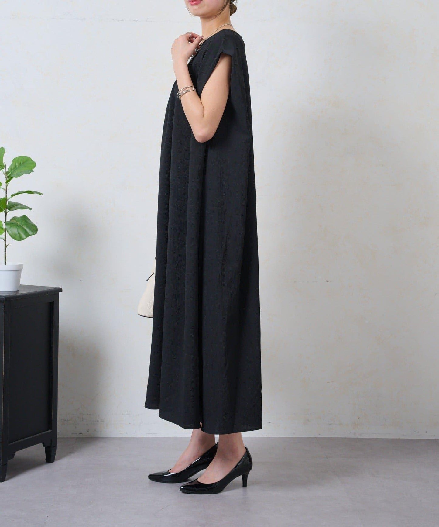 169767073