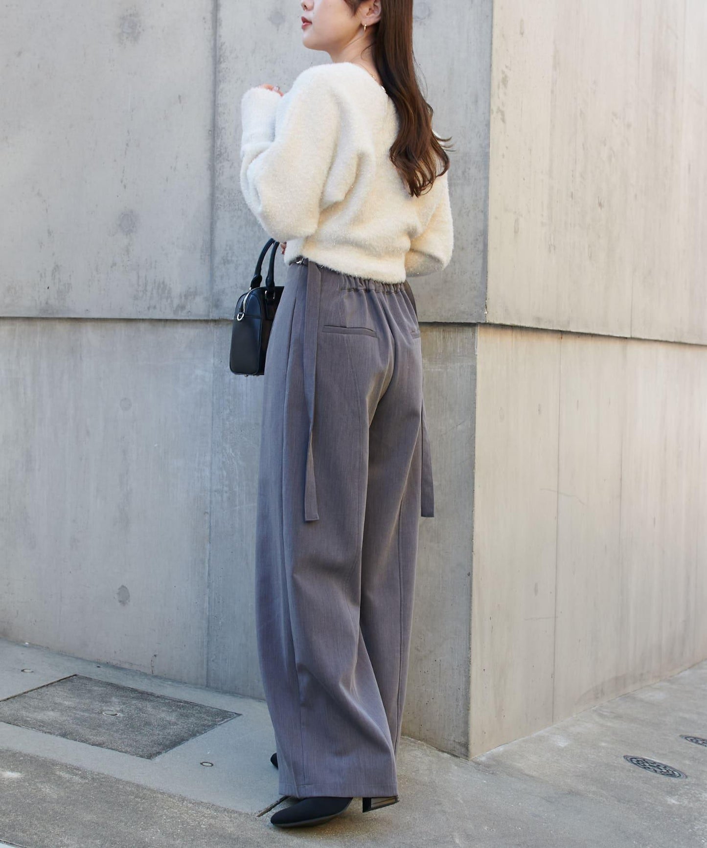139366000
