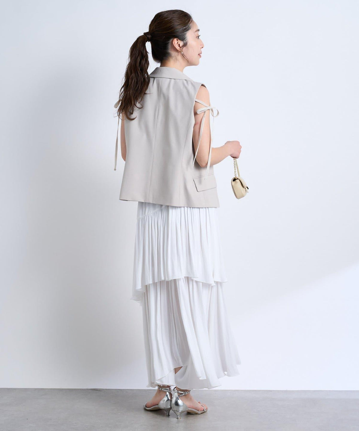 173213629