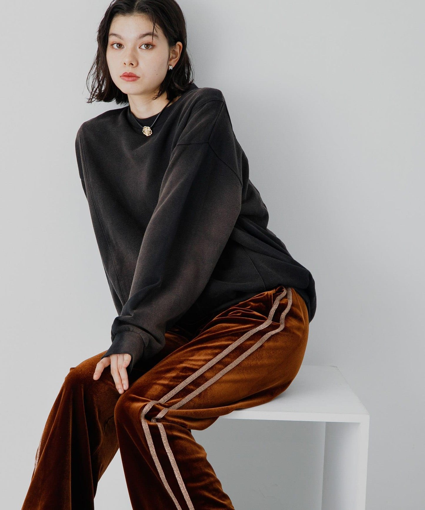 166052377