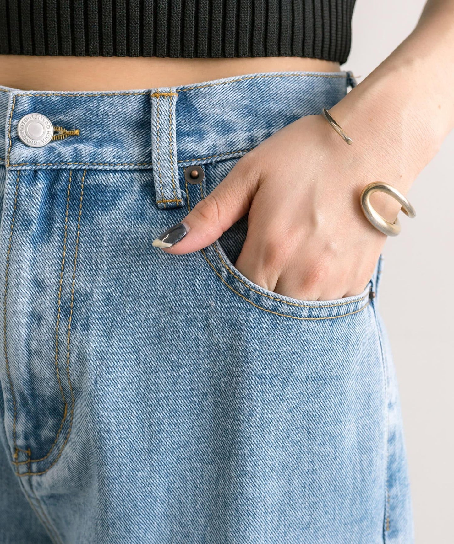 116933421