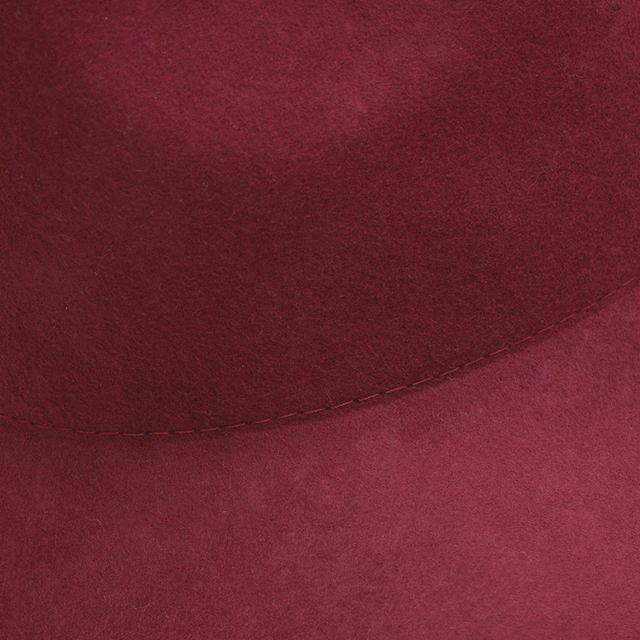153001658