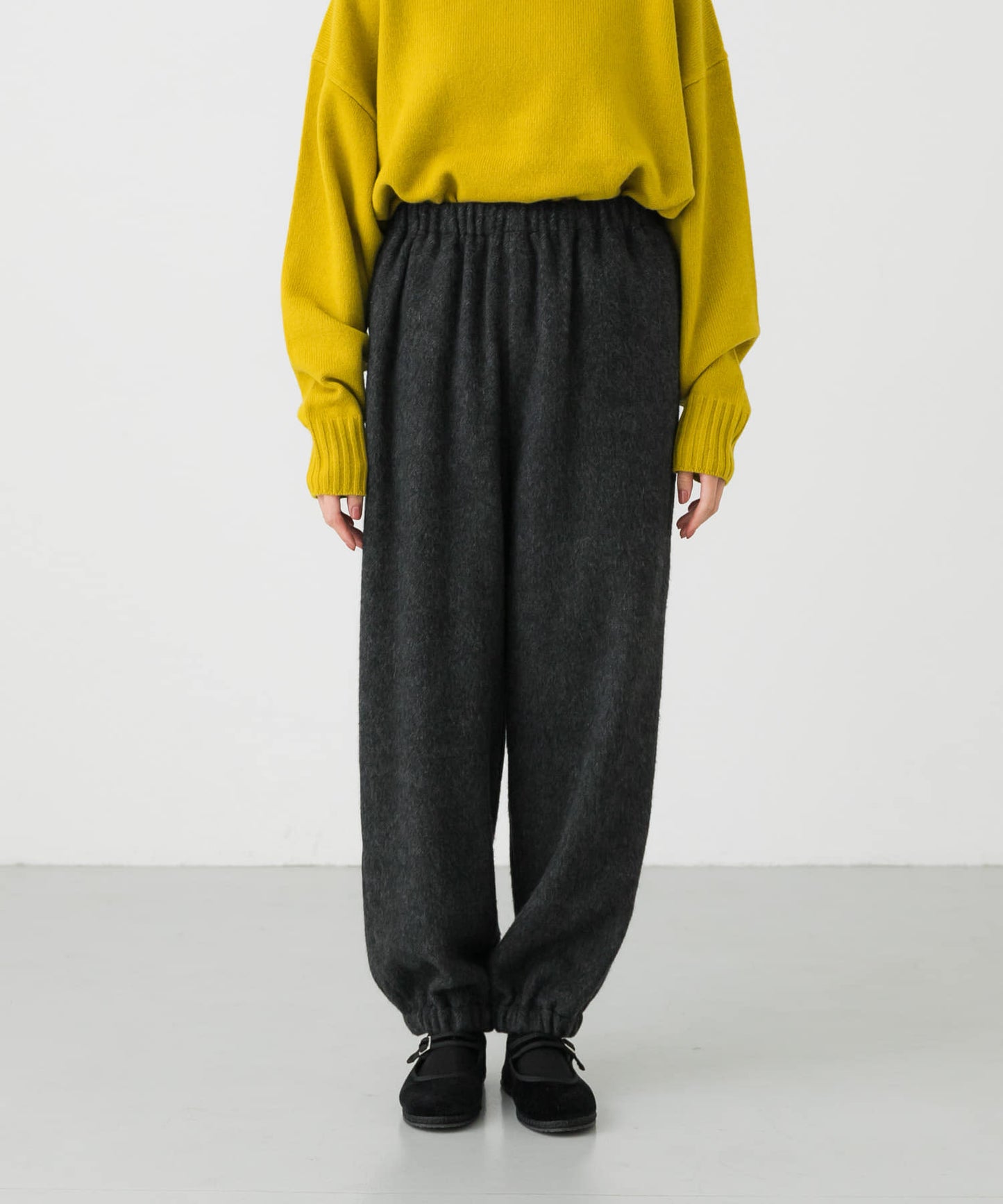 103736633