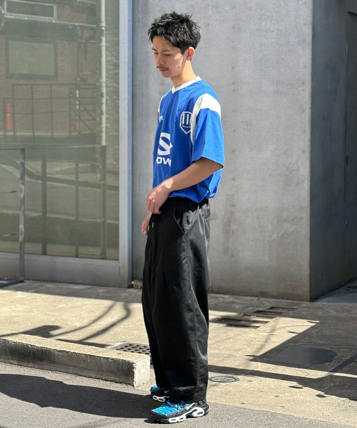 121663298