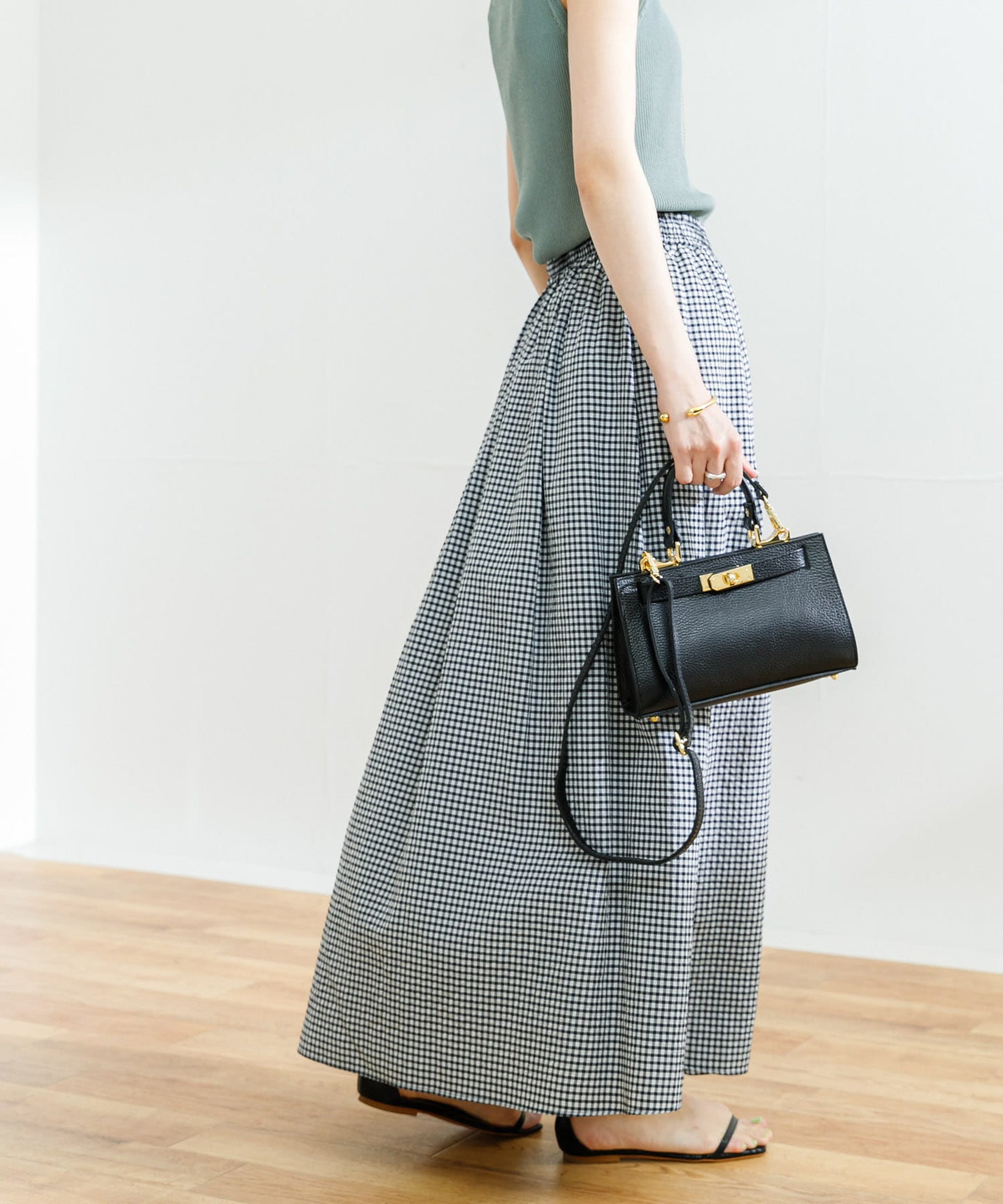 98669566