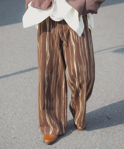 284707022