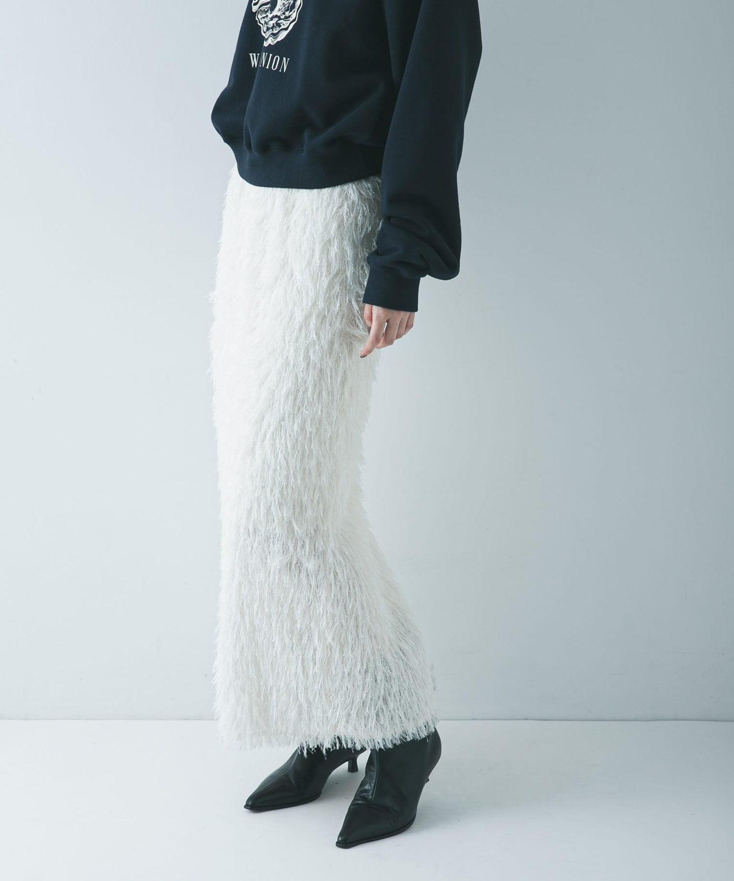 275908597