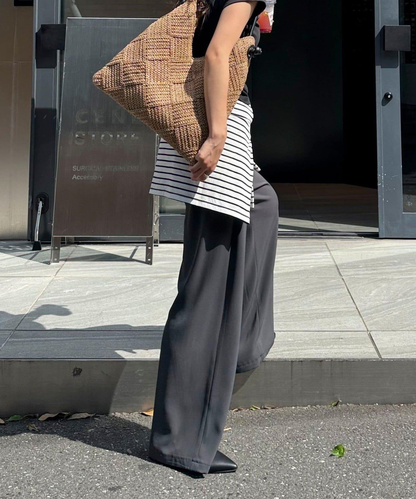 284189471