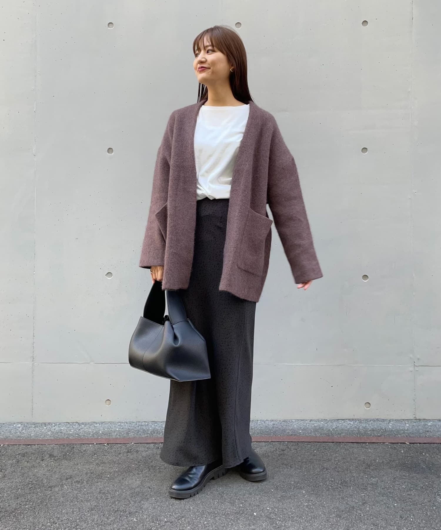 104691816