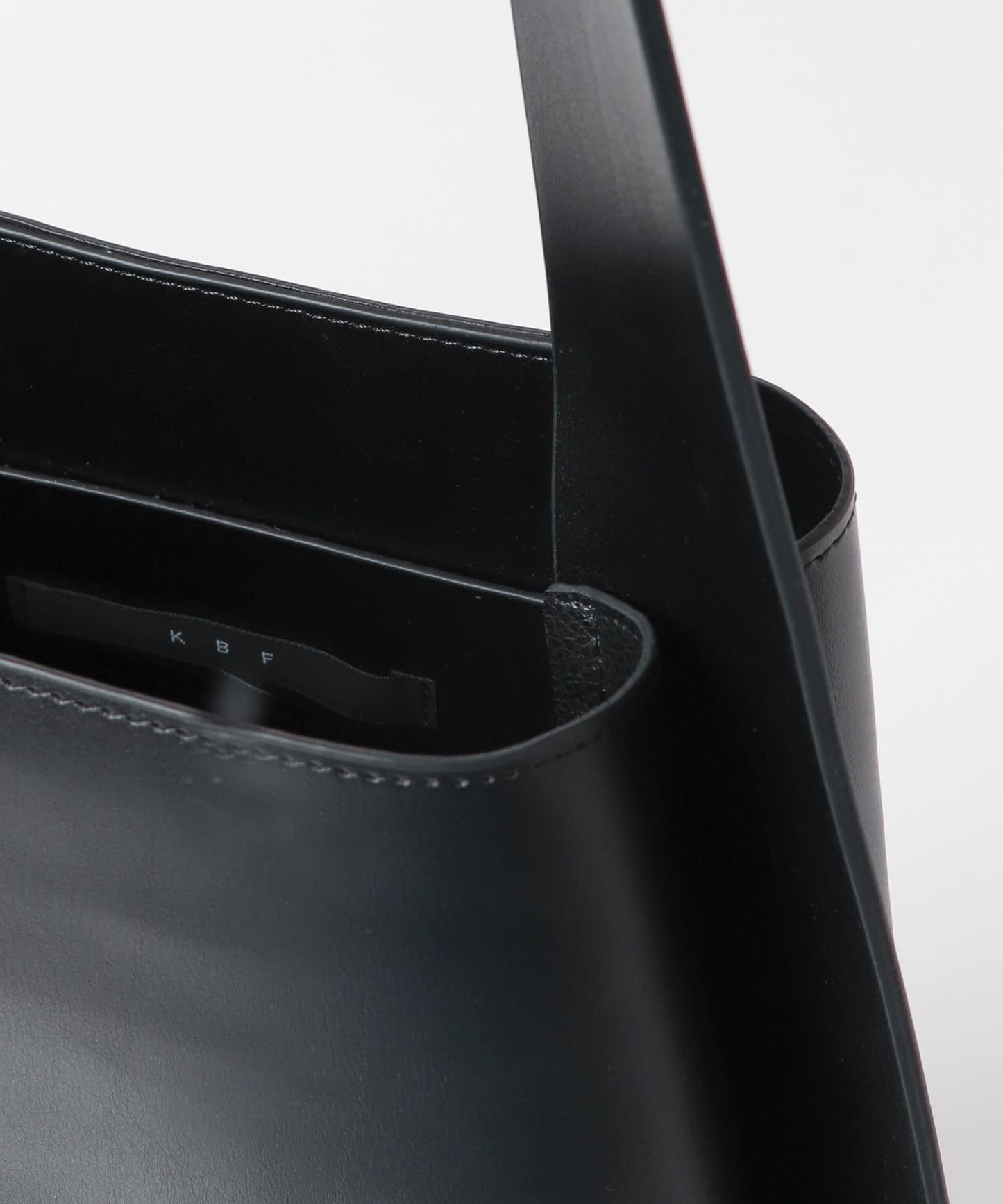 166033005