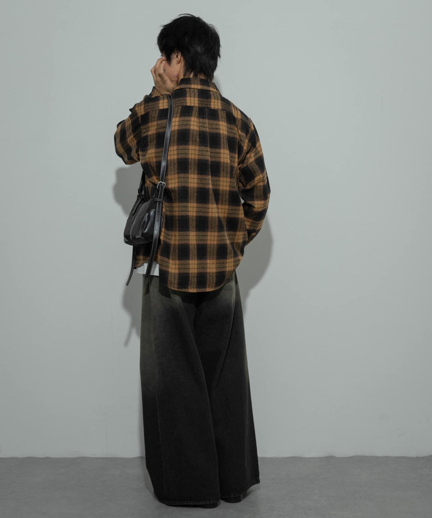 166056841