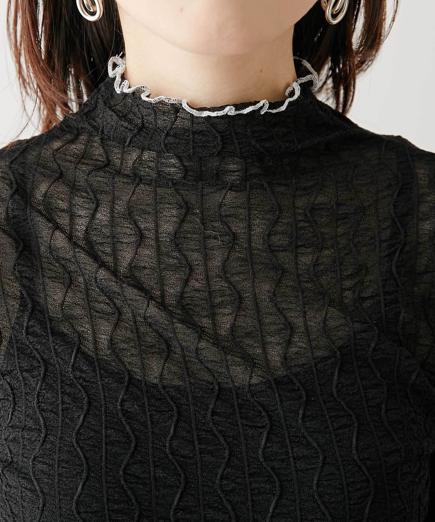 95198318