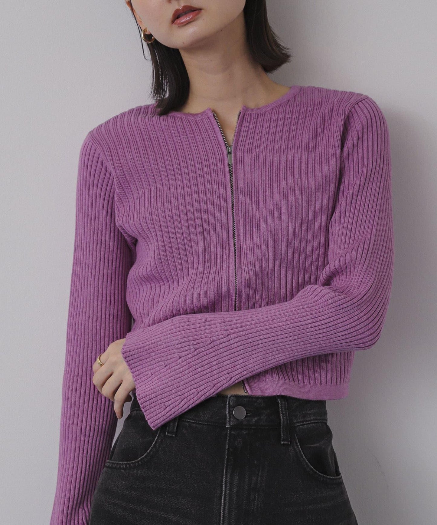 141085421