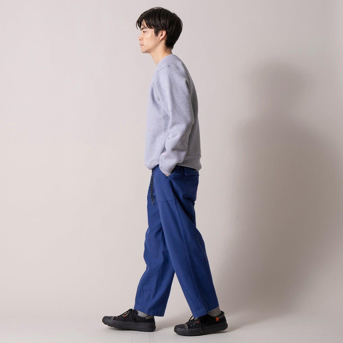 171318427