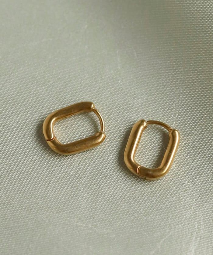 136743845