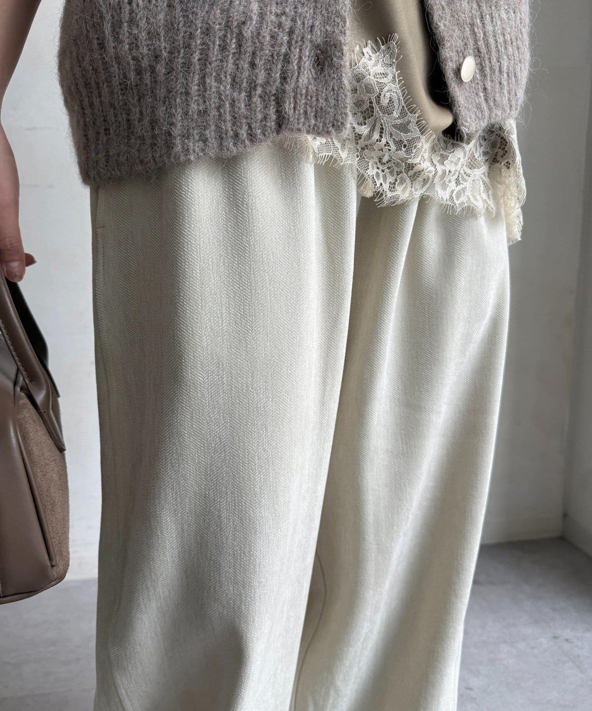 173098645