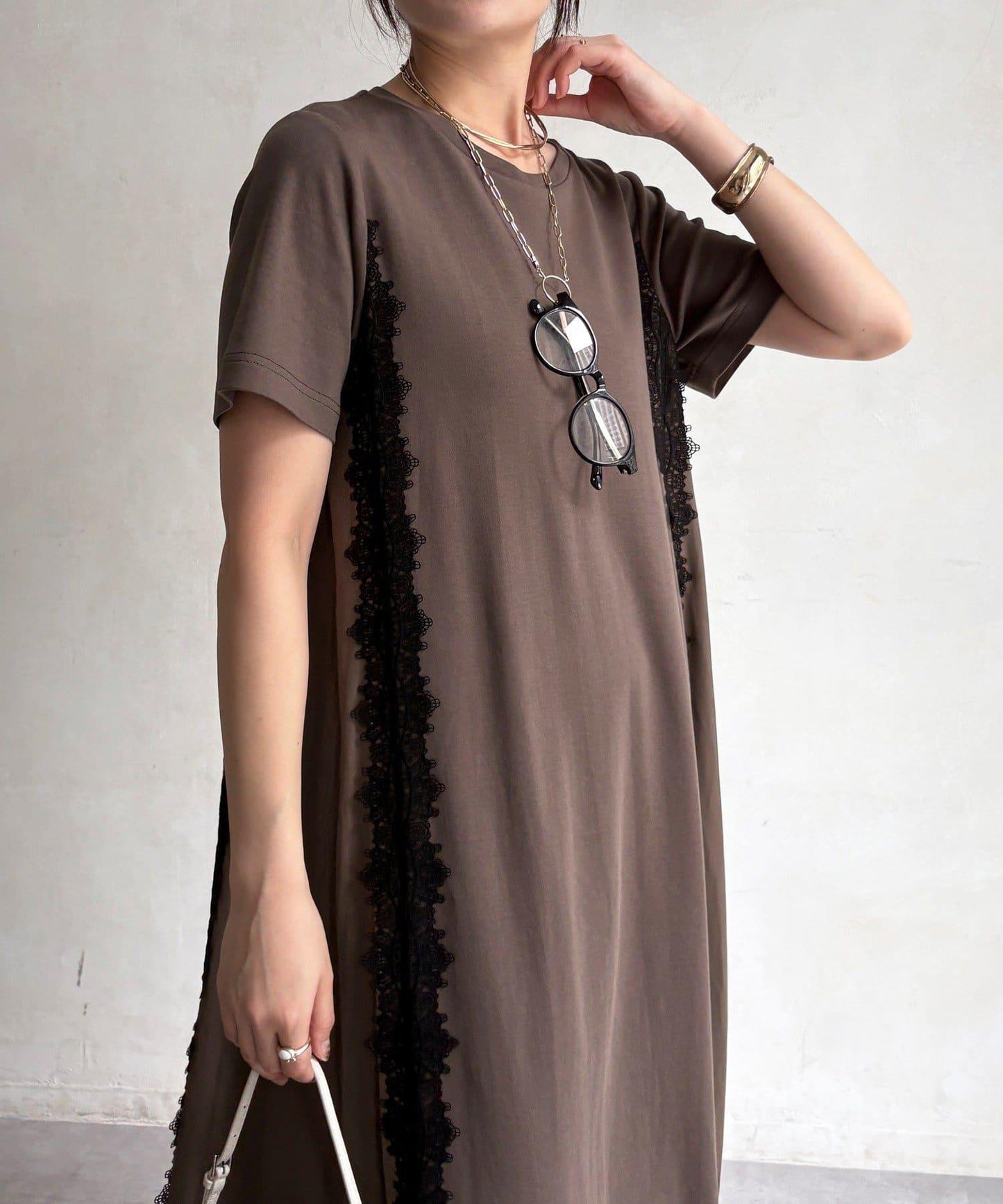 170463400