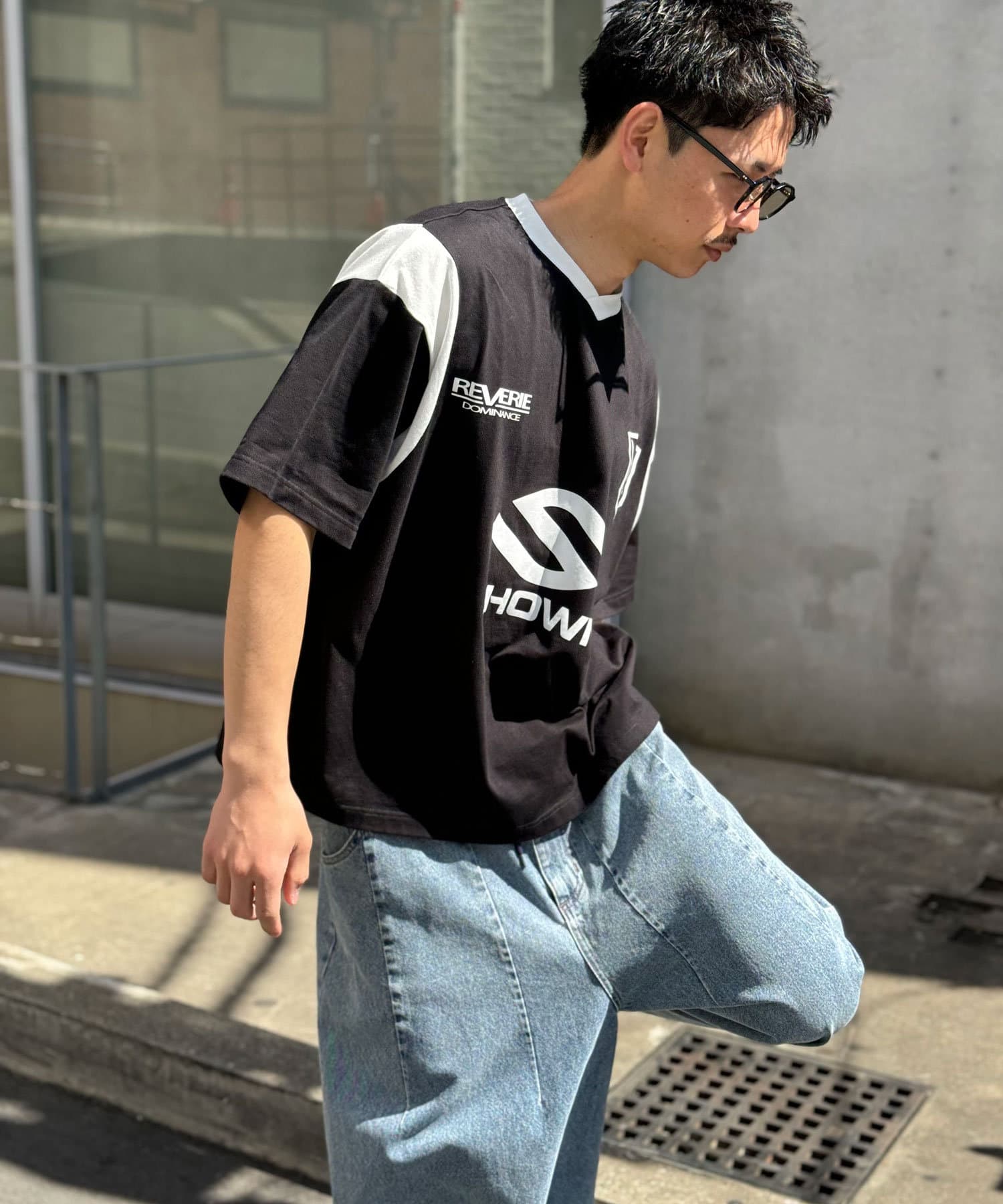 121663736
