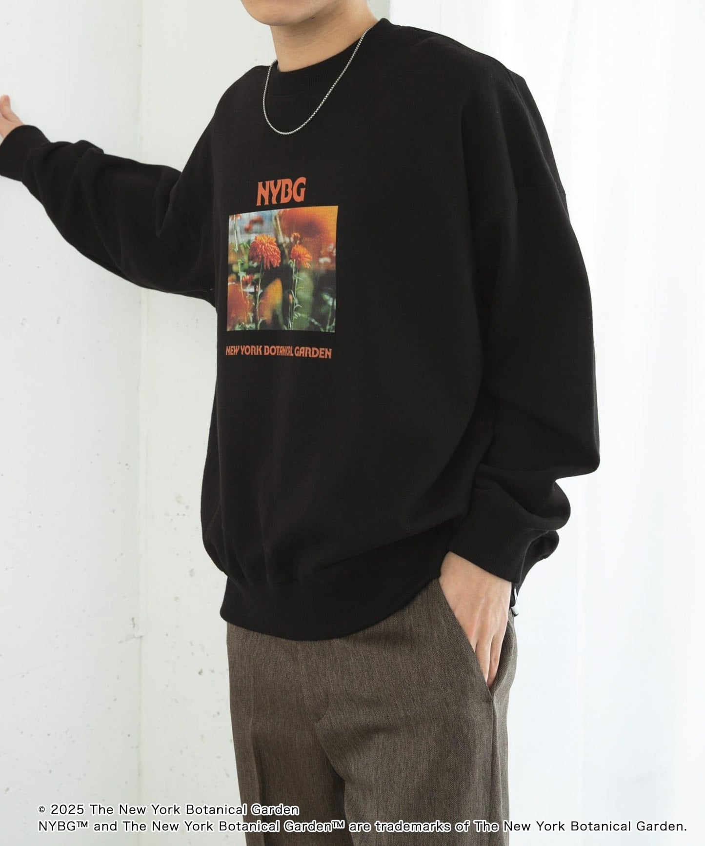 166071022