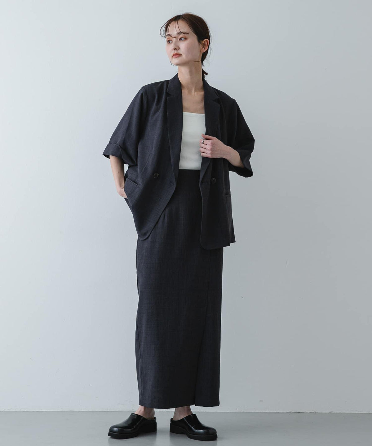 284706498