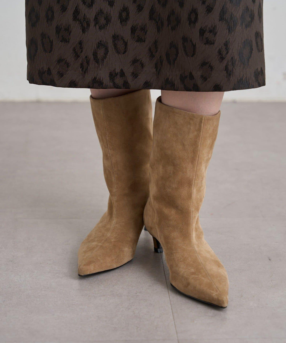 173260867