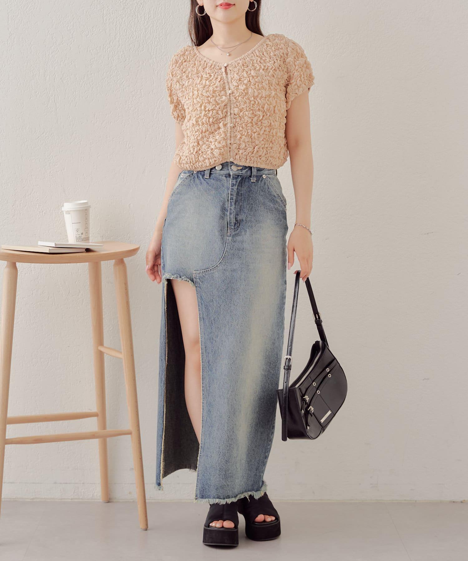 150956403