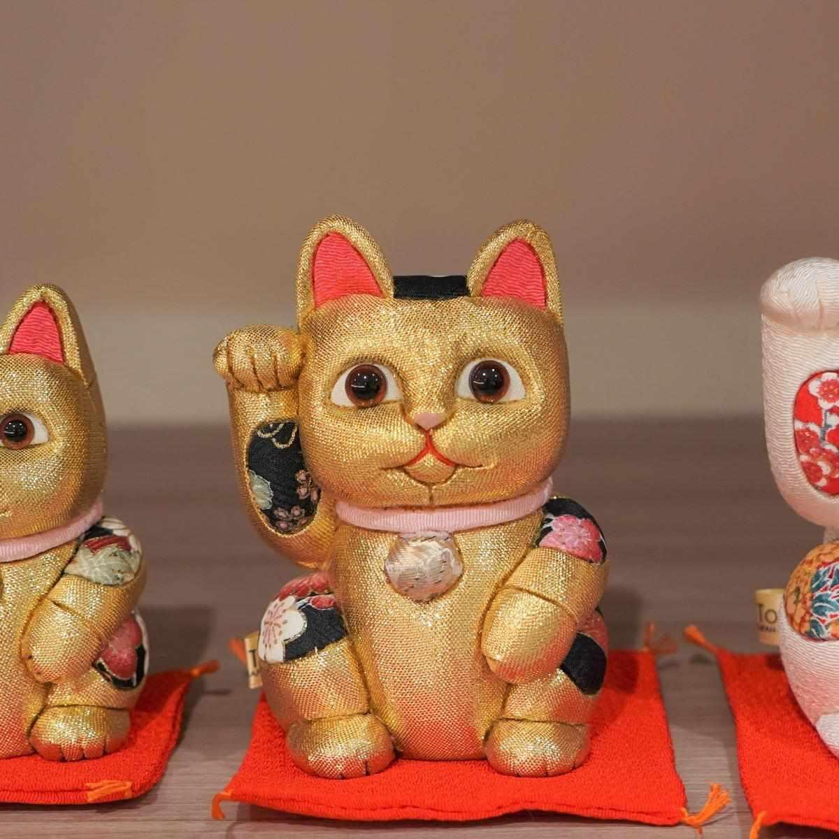 169245000