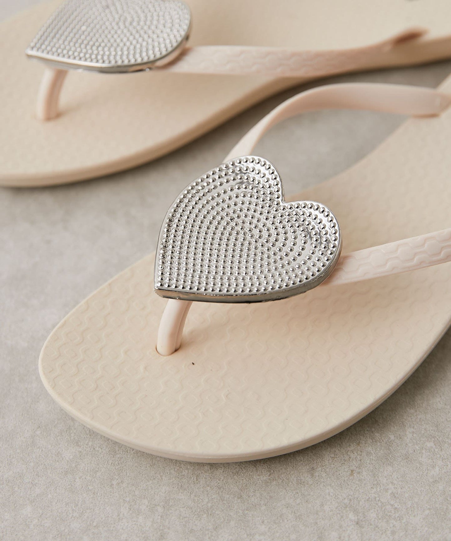 127429190