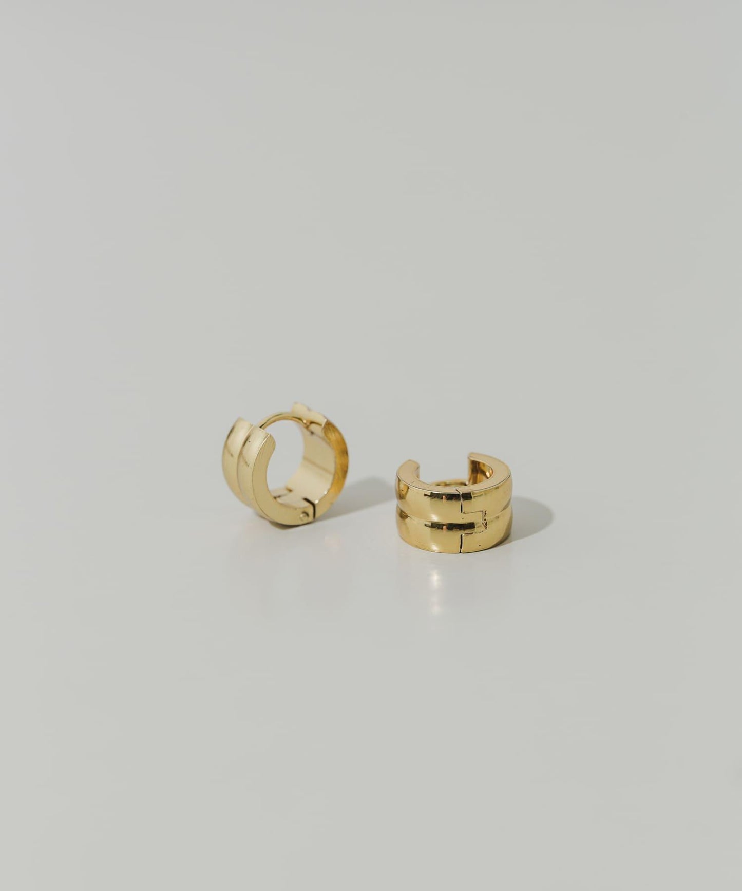 166273718