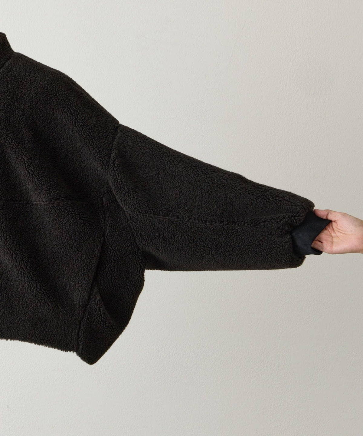 173304072